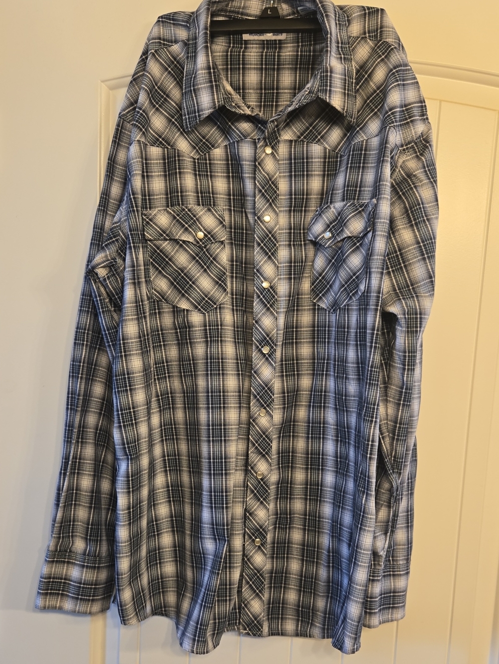 Wrangler Men’s Black and White Plaid Button-Down Shirt